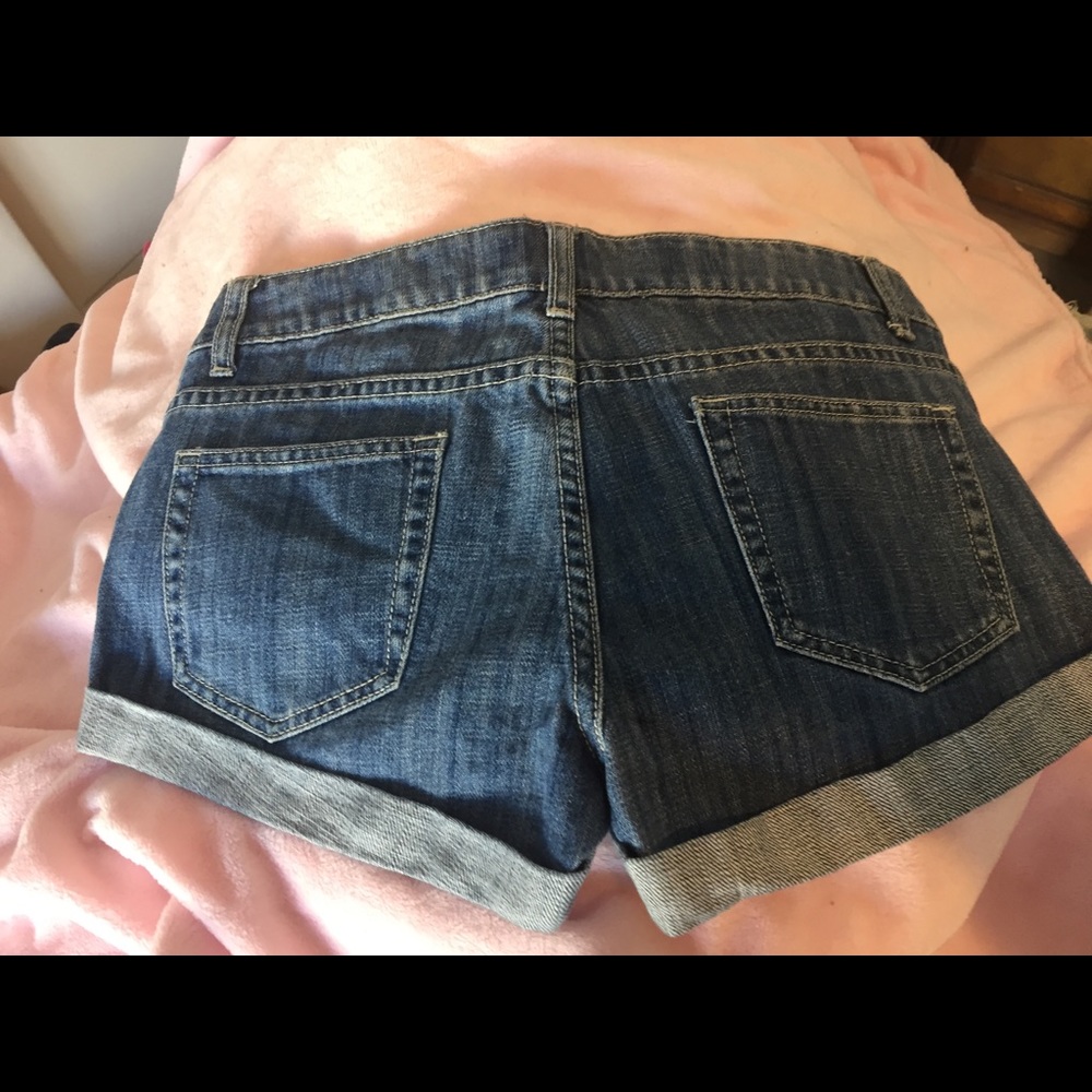 Shorts - Picture 2 of 4